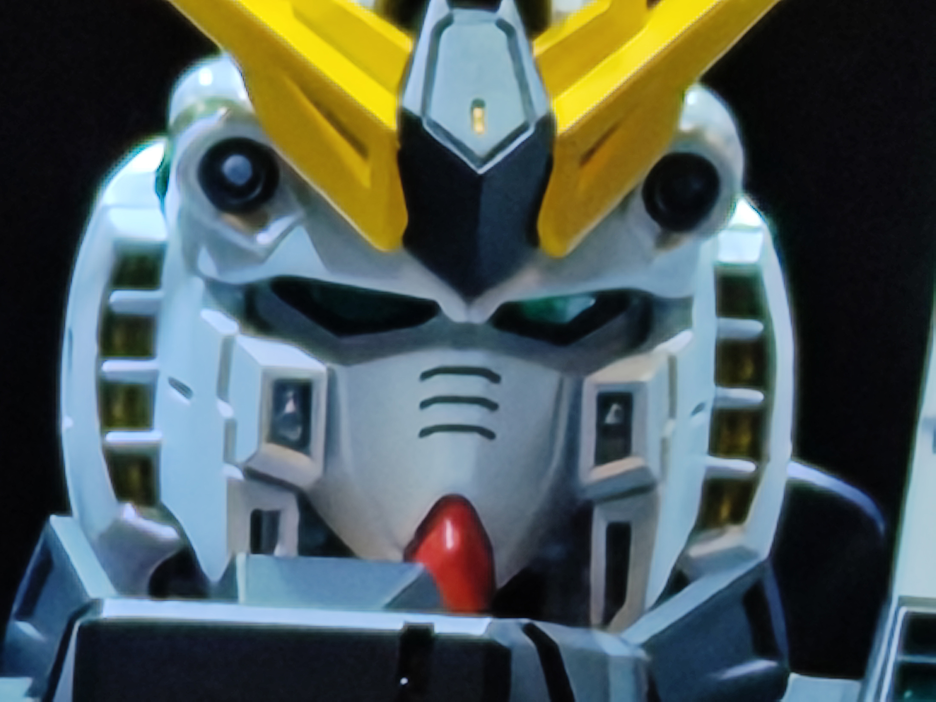 先ずは顔から。人型ロボットは顔が命だ