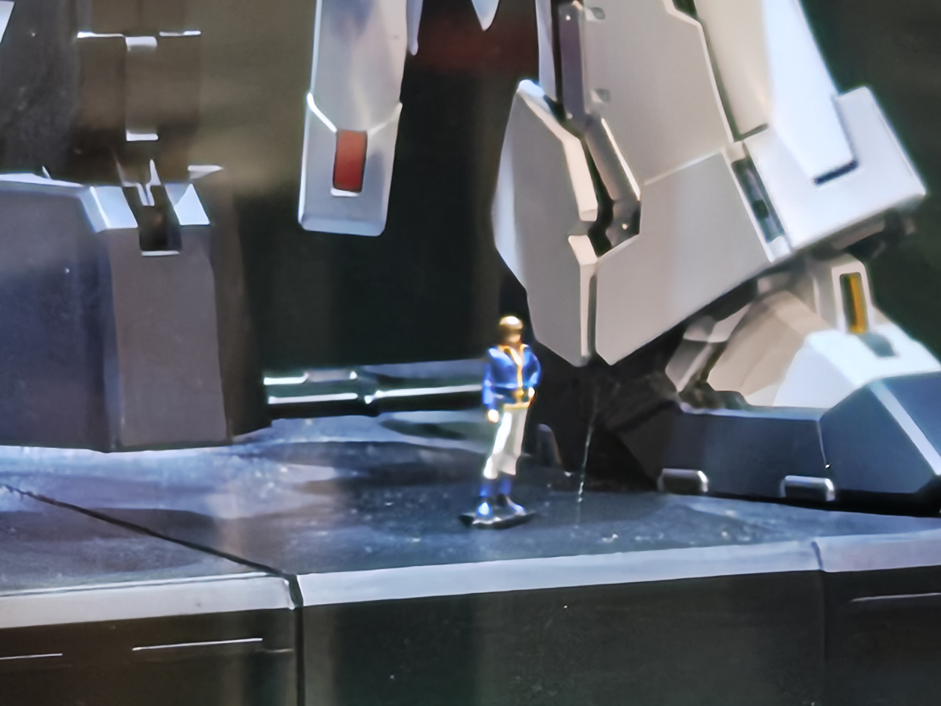 アムロ・レイのパイロットフィギュアも設置されていた