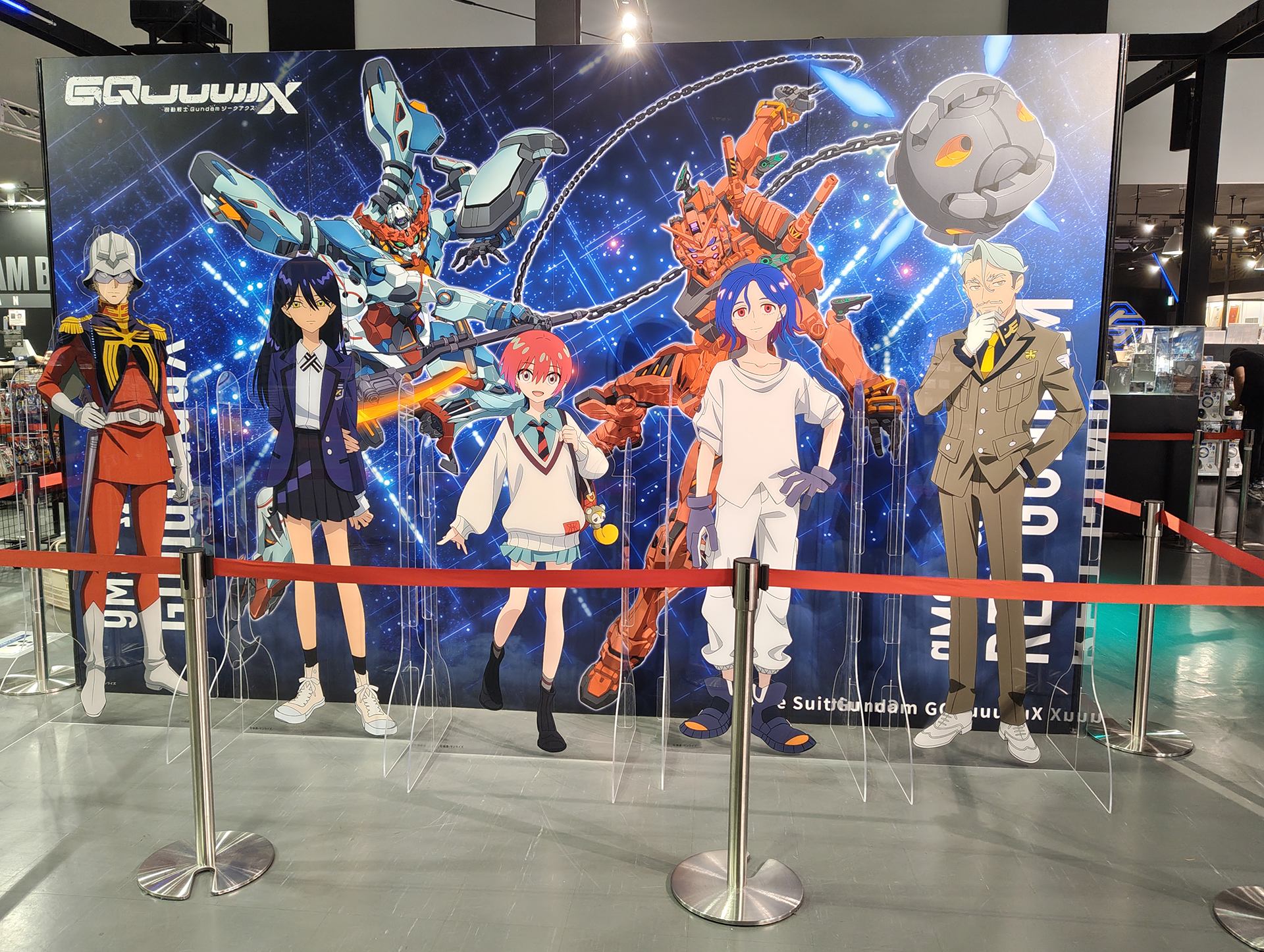 「機動戦士Gundam GQuuuuuuX」登場キャラクターたちの等身大アクリルパネル