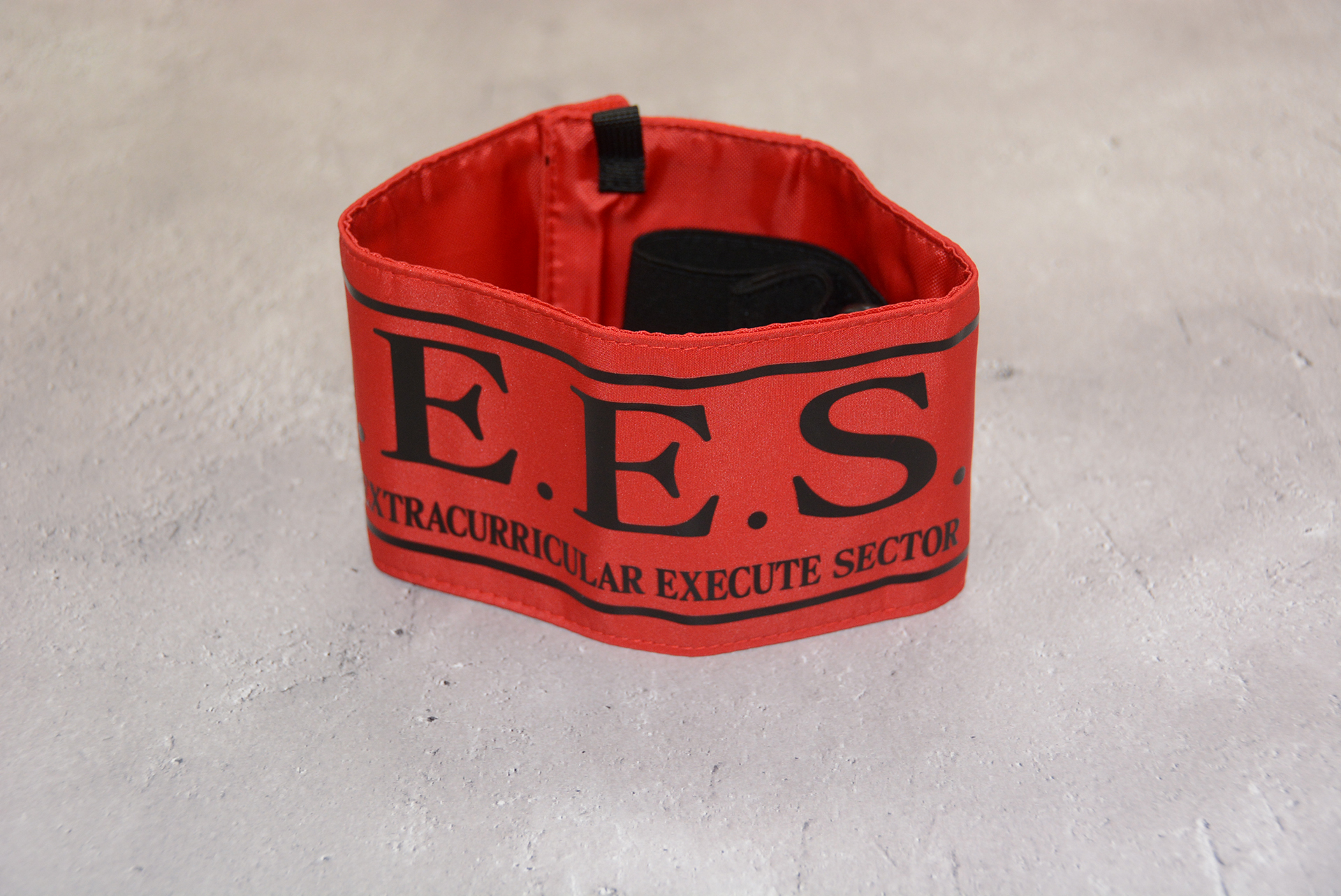 ビジュアルとして印象的なS.E.E.S.の腕章もしっかり再現