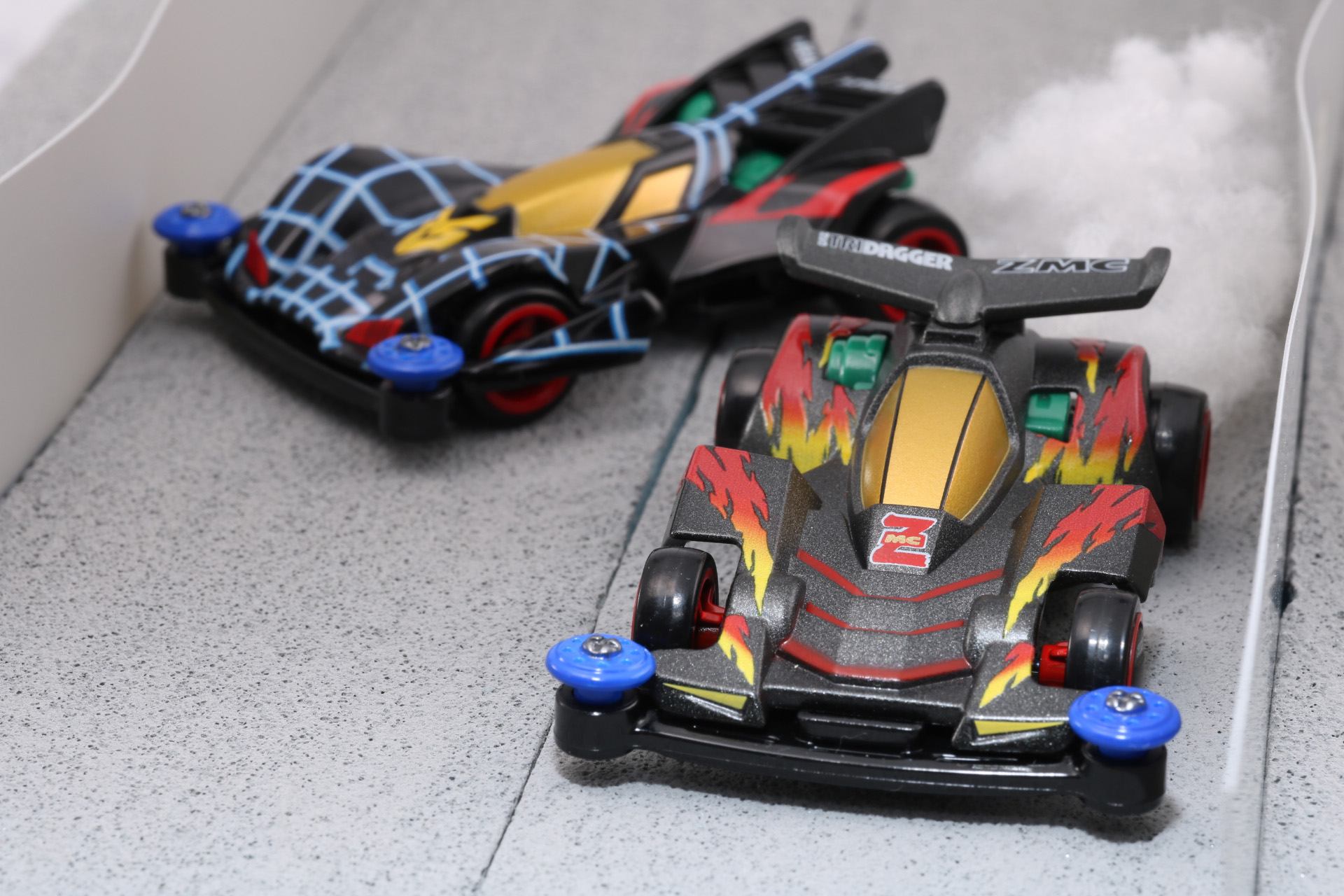 ネオトライダガーZMCが一気にオーバーテイク