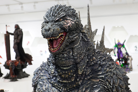 ラストワン ゴモラ フィギュア 約23cm ゴジラ -1.0」ゴジラがライフサイズバストのスタチューで登場