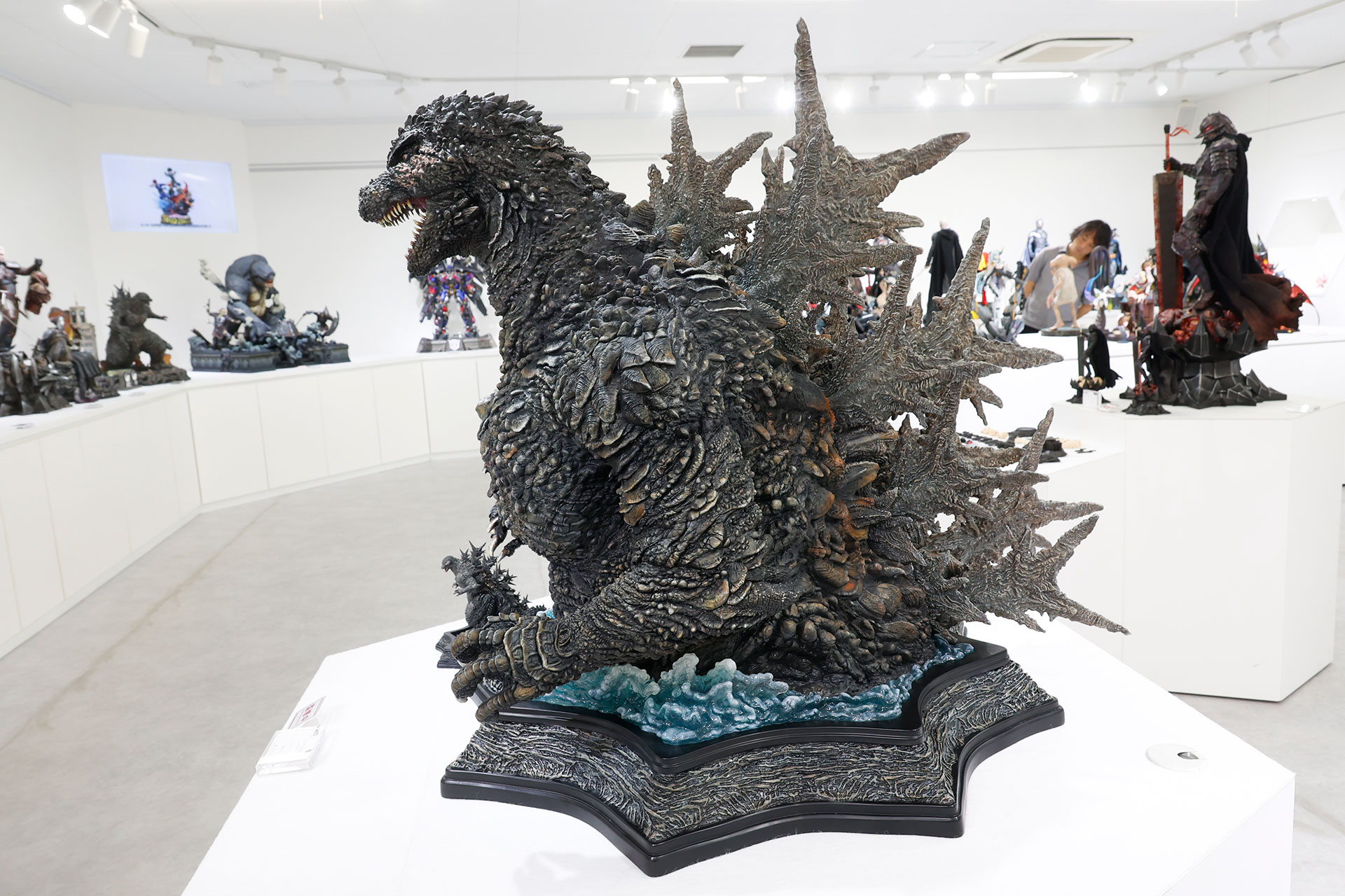 横から見てもボリューミーだ