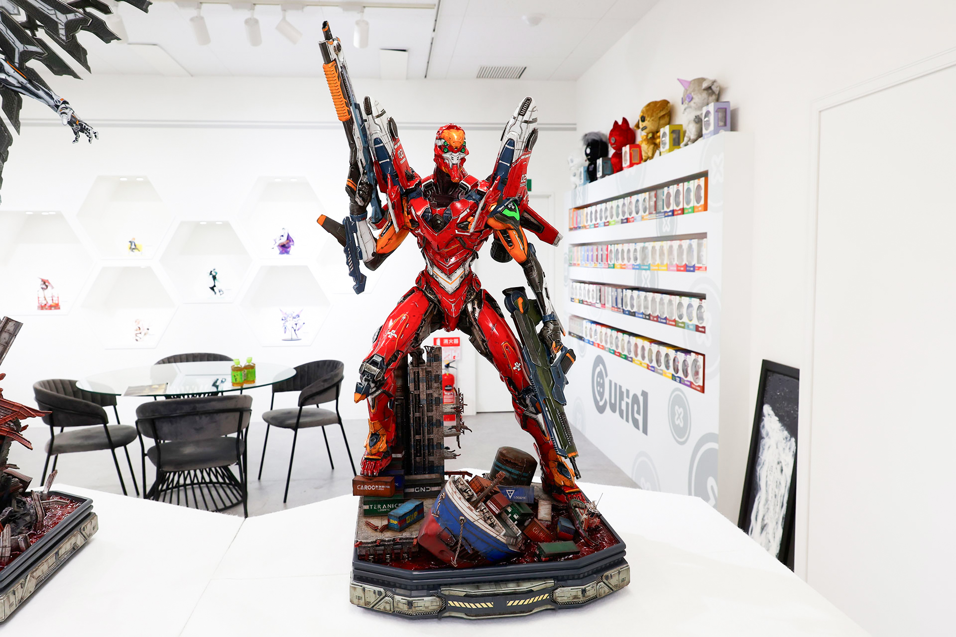 「汎用ヒト型決戦兵器 人造人間 エヴァンゲリオン正規実用型 2号機」の全景だ