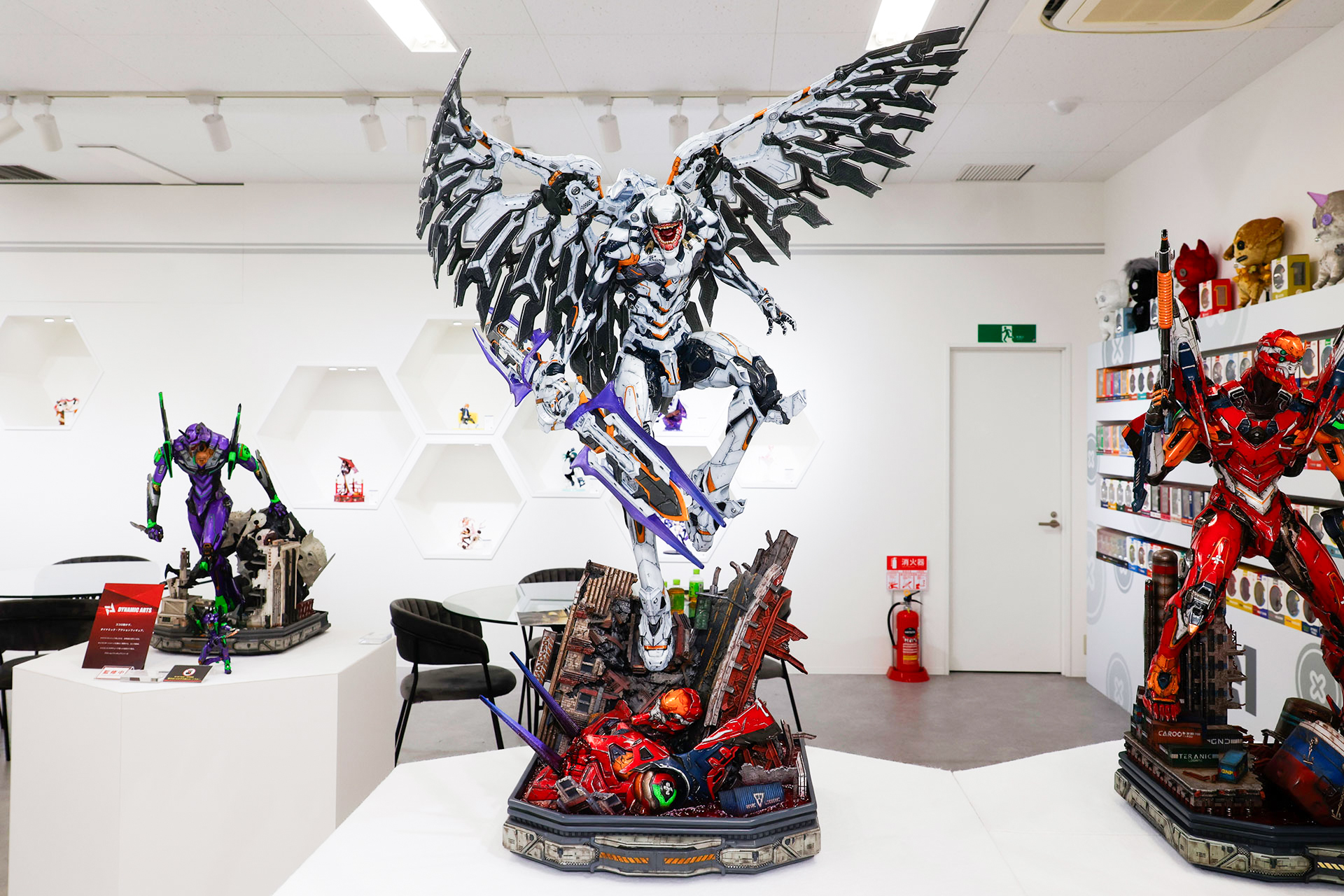 「エヴァンゲリオン量産機」の全景