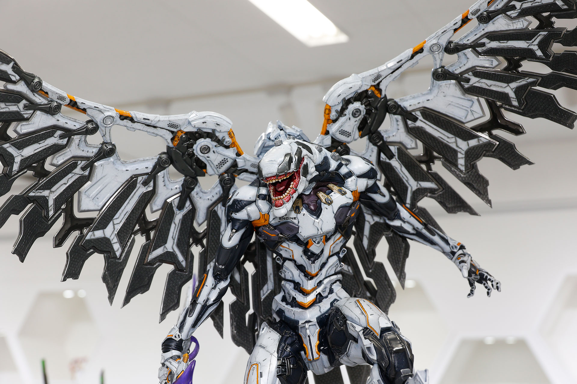 口の中の舌や歯の表現も見事だ