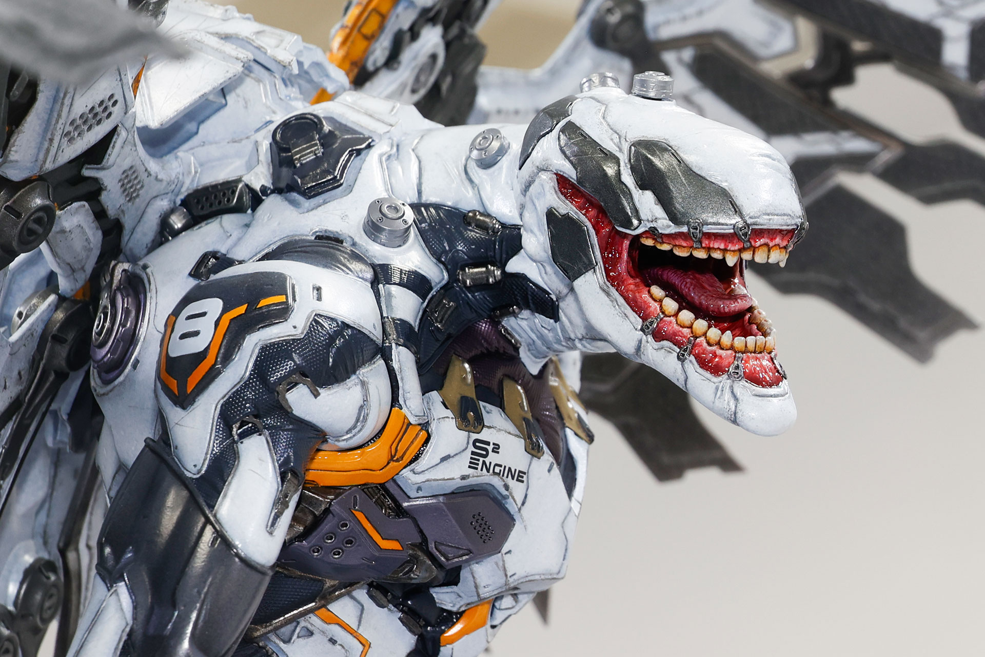 口の中の舌や歯の表現も見事だ