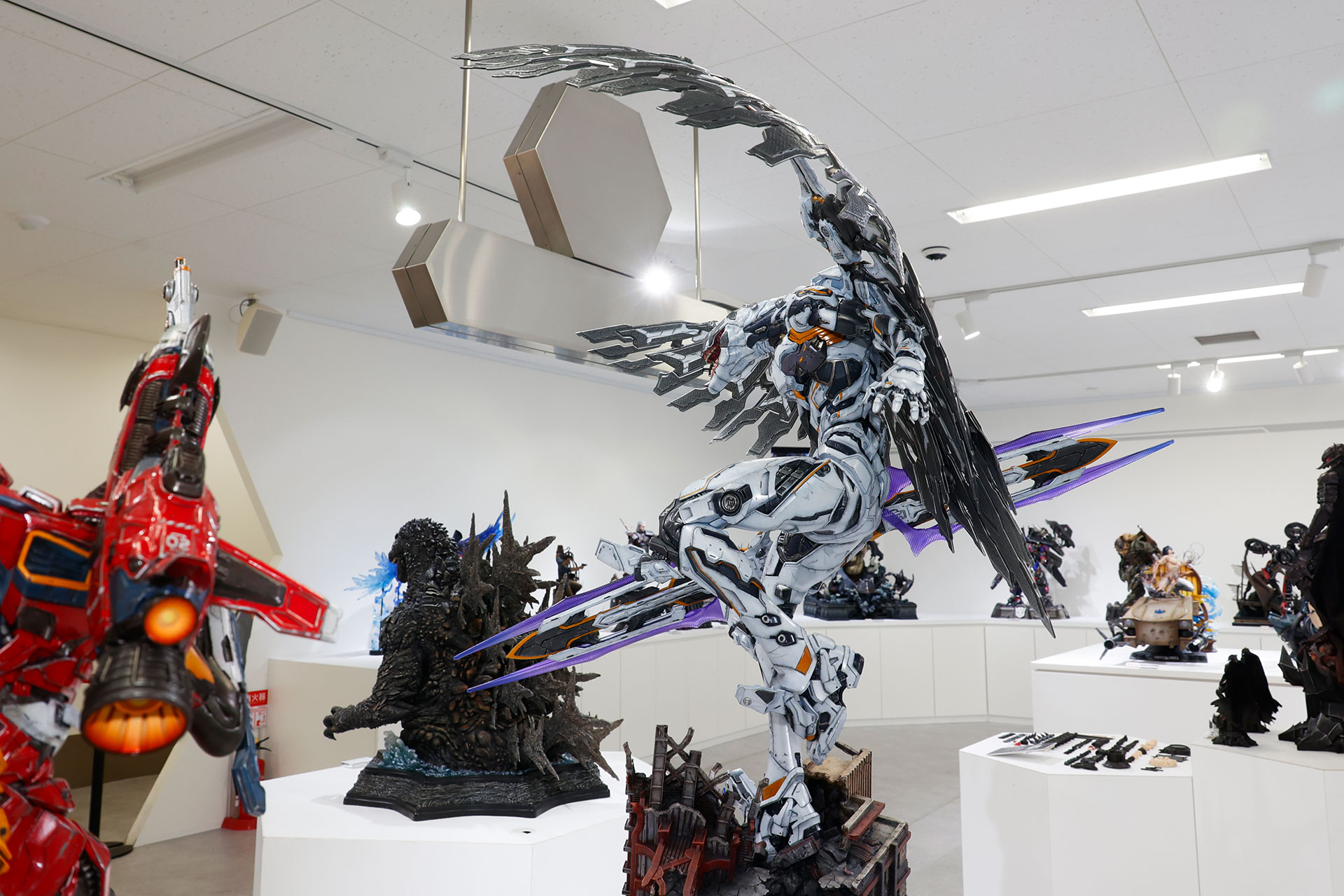 横から見ると翼の大きさがよくわかる