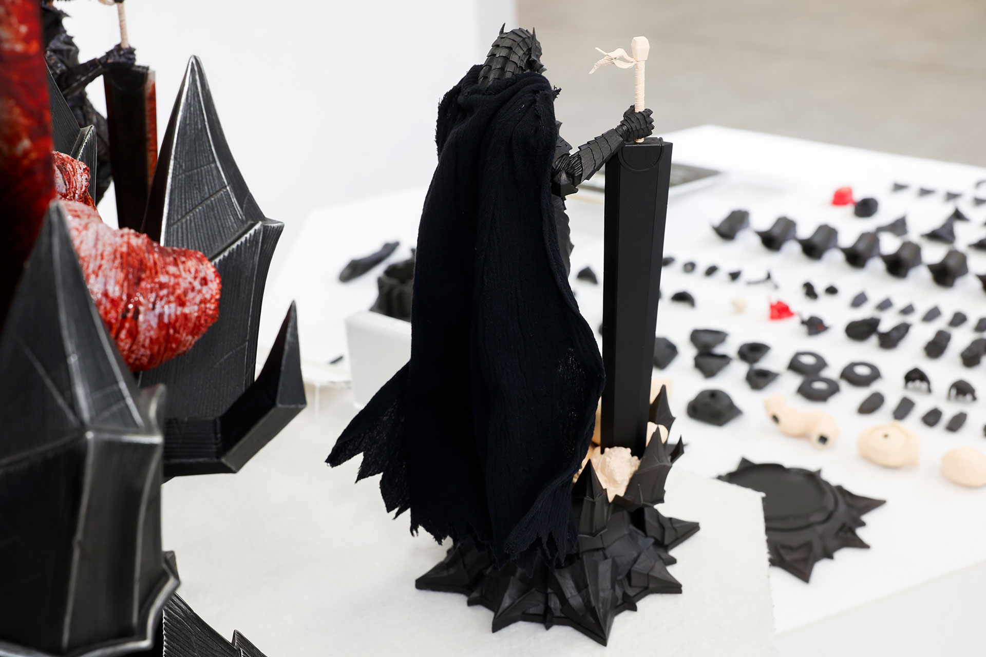 マント部分にはワイヤーが入っている