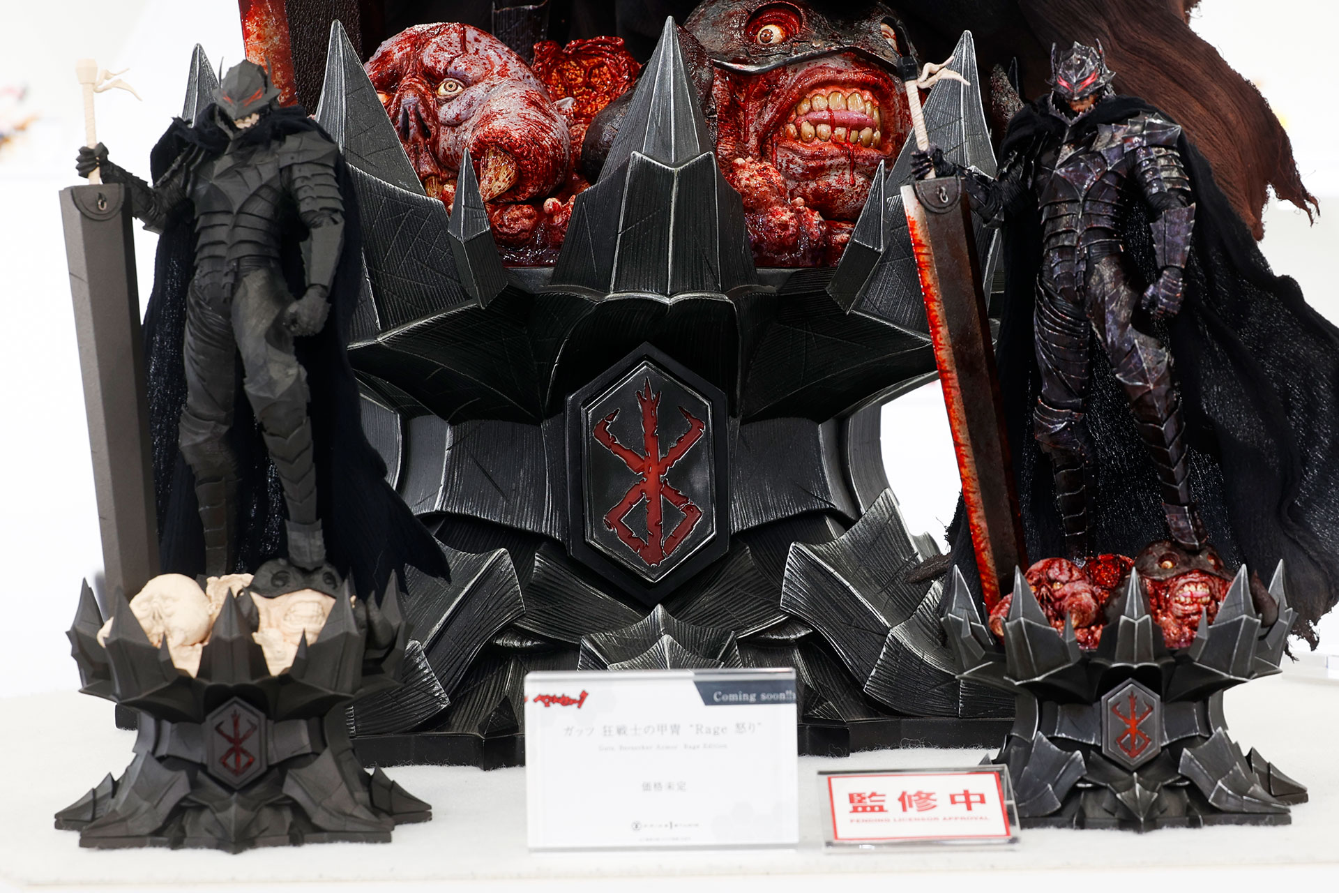 左が素組みで、右がプライム１スタジオのペインターが塗装したもの。同じキットでもずいぶん印象が変わるのは面白い