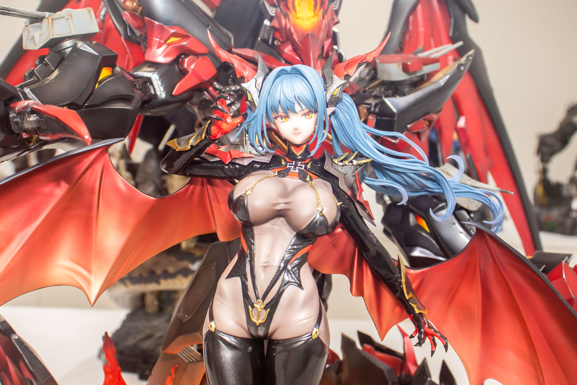 ゲーム内の姿でスタチュー化されている