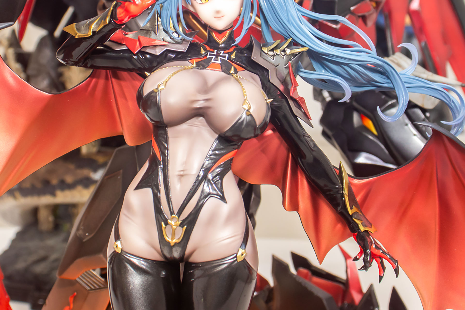 衣装はかなりセクシーなスタイルだ