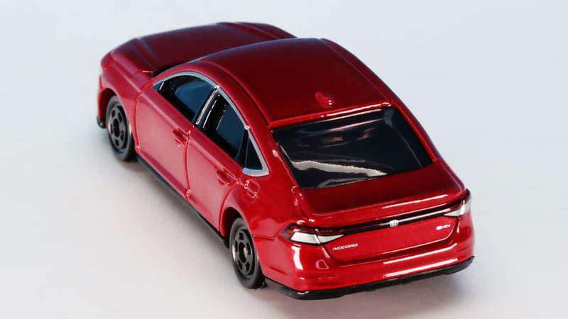 リアウインドウは結構広めの面積で後方視界もよさそう