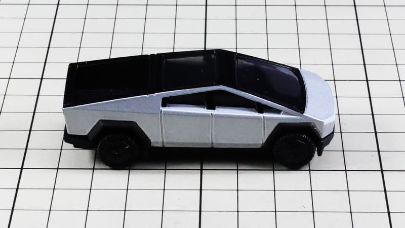 リア：カーゴスペースを備えます