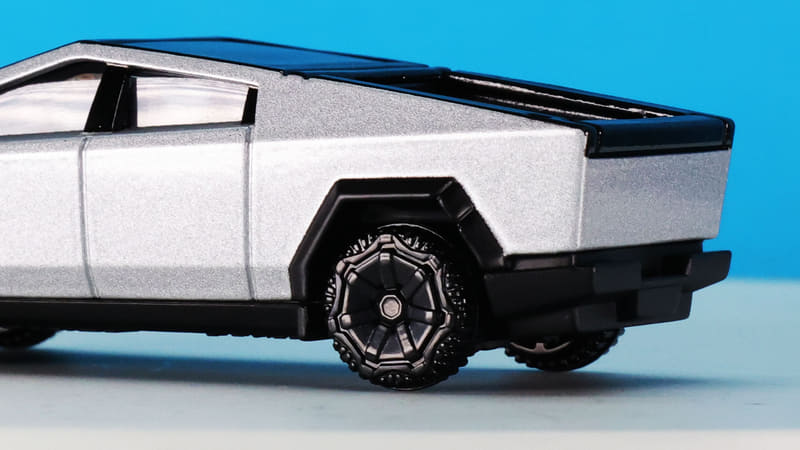 “どんな惑星でも走れる”を体現する無骨さ！