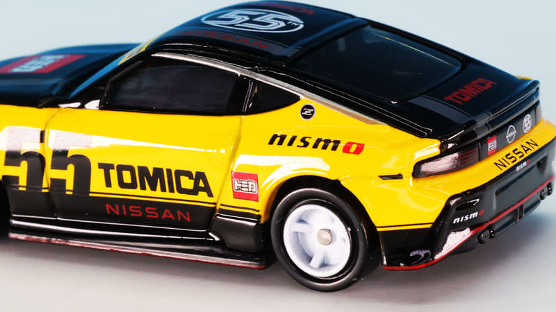 日本刀から着想を得たというシルバーのルーフフィニッシャーがやっぱりかっこいい！