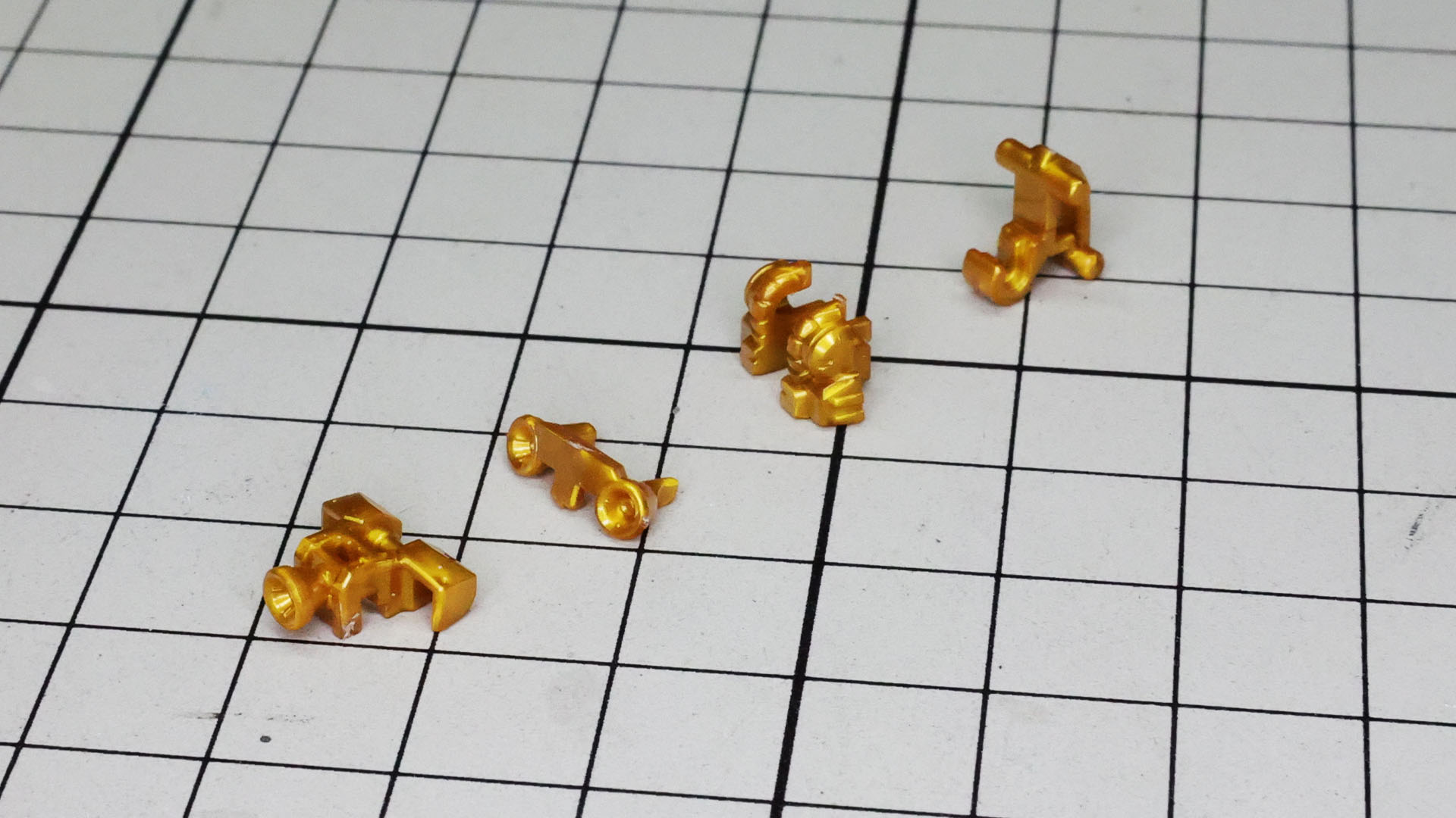 ふくらはぎ内の推進機を組んでいきます。カバーに連動するための細かな分割が行われています