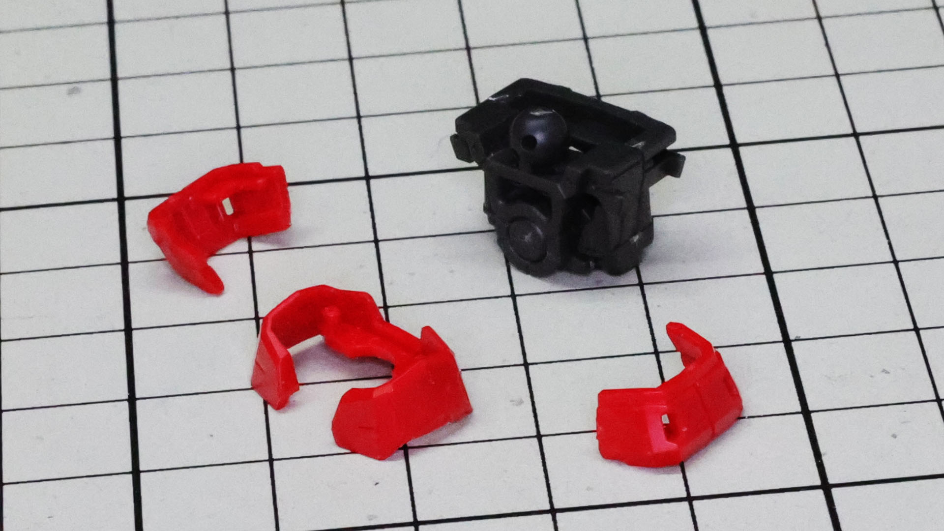 そこへ装甲パーツを組み付けます