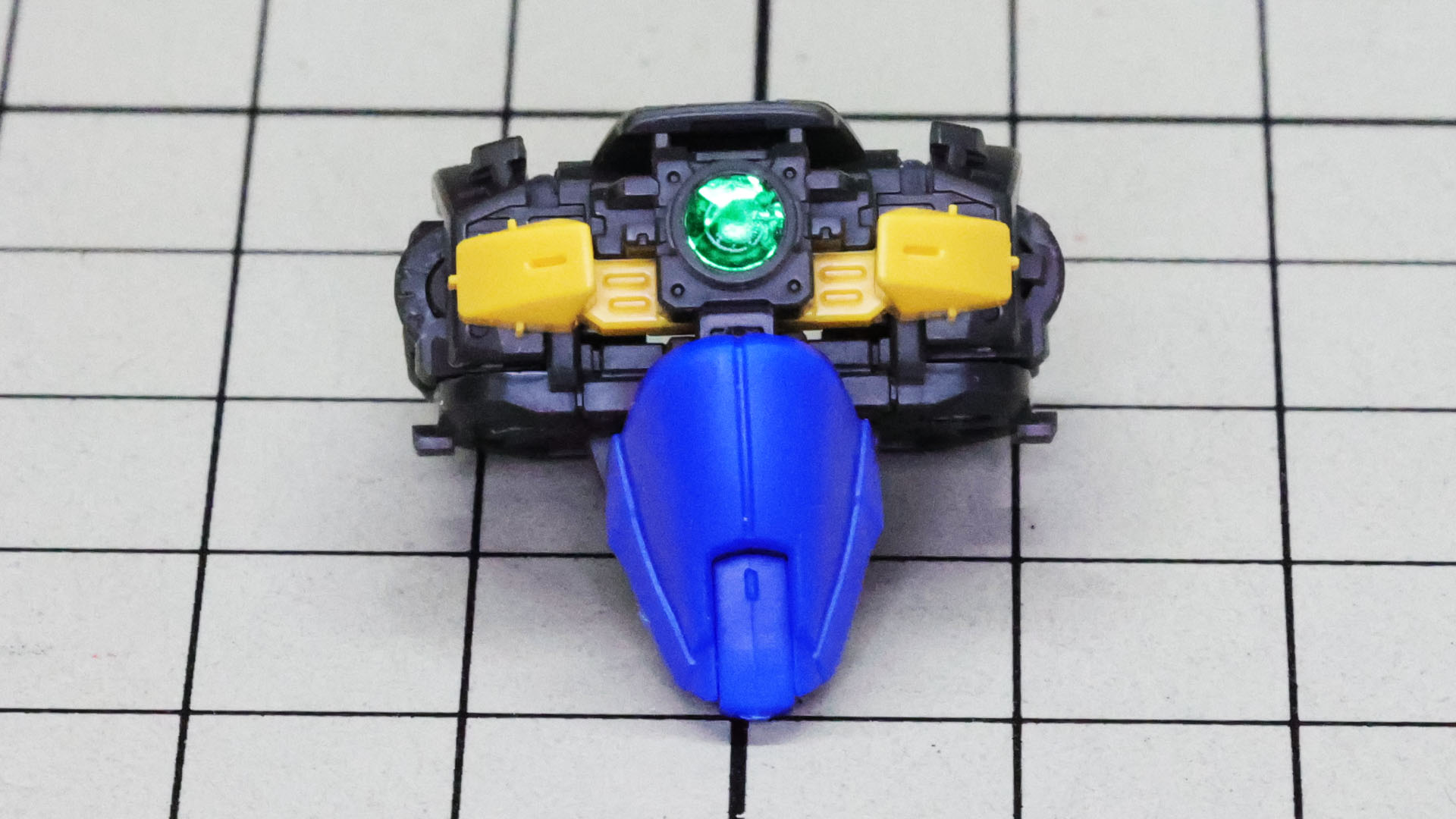 中央のエネルギーマルチプライヤー部はシールを貼りこみます