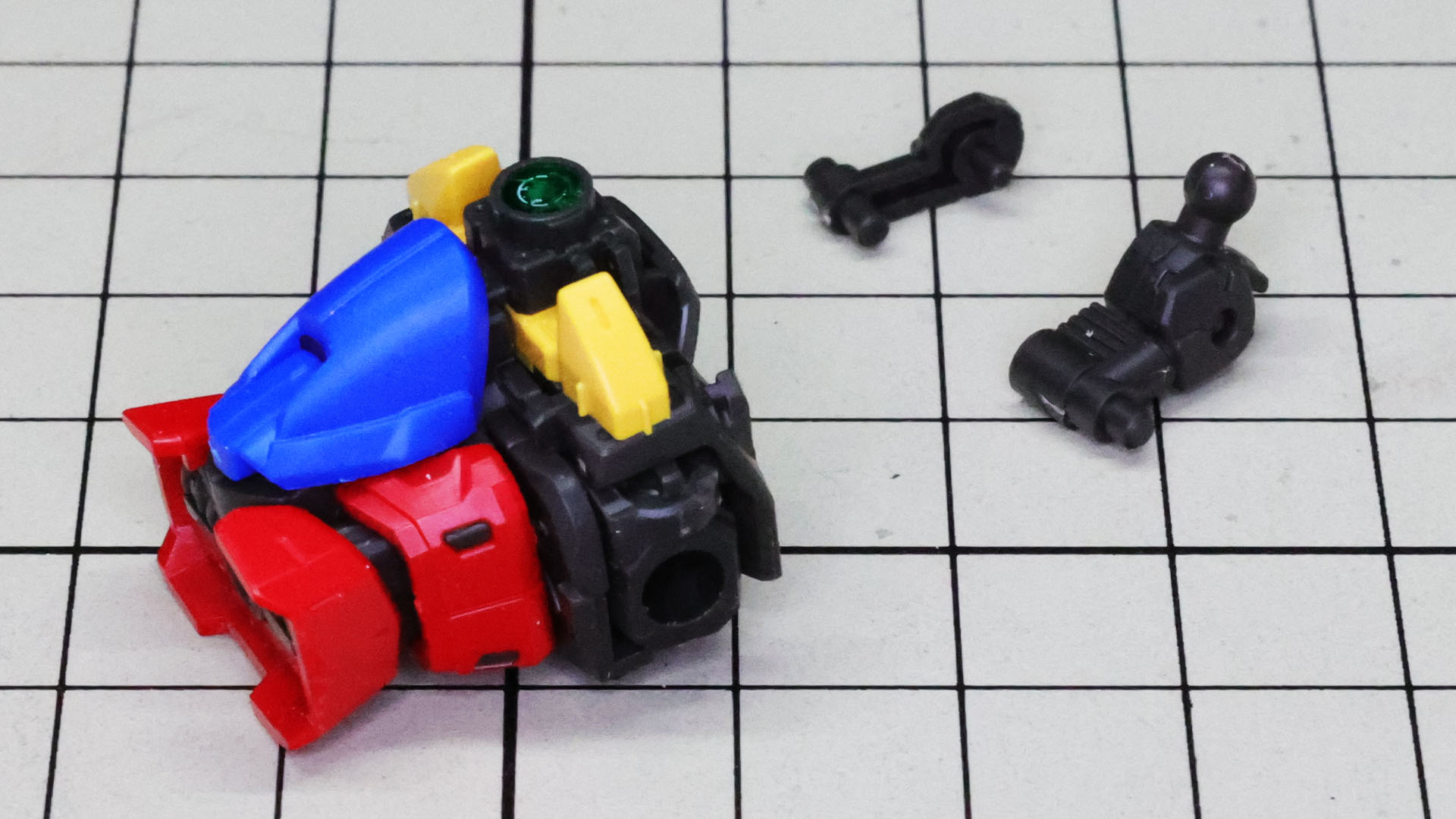 首関節はとても可動性能が高い機構を持っています