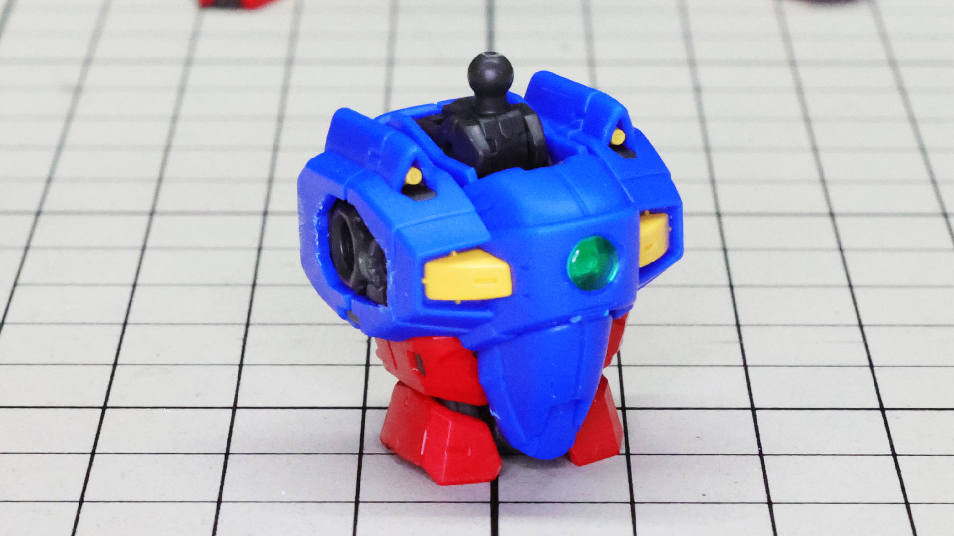 エネルギーマルチプライヤーのクリアーパーツを付けて胴体部完成です