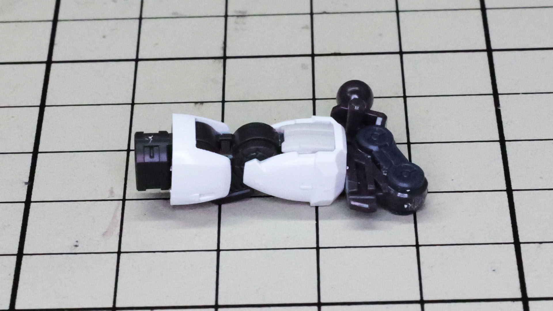 前腕用のアドヴァンスド・MS・ジョイントからハンドを外しておきます