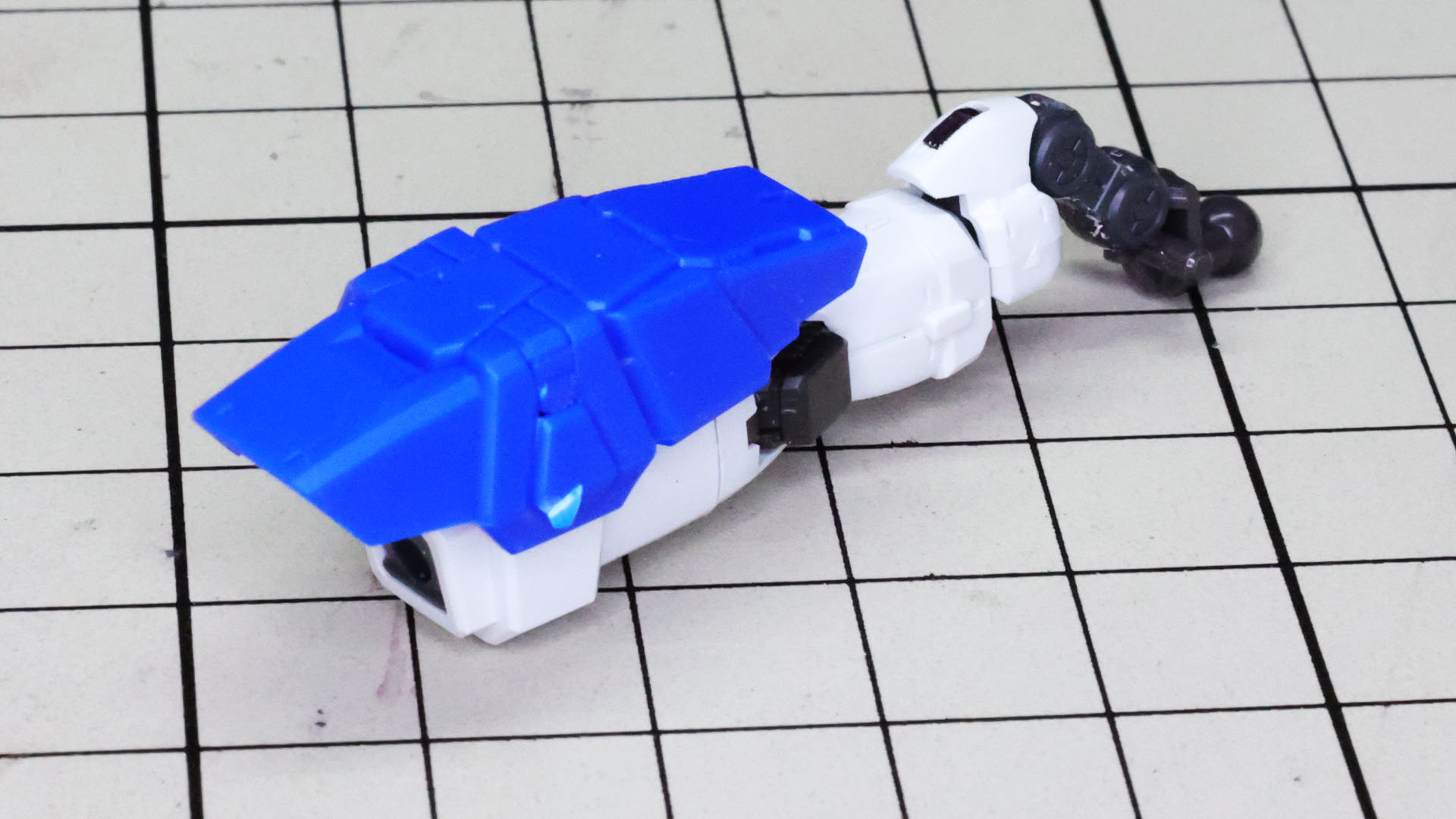 アームカバーを組み込んで完成します