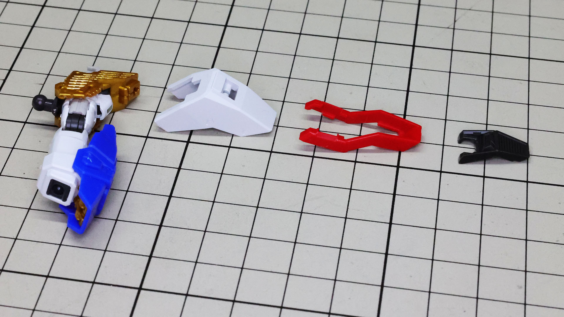 肩部装甲とディテールを組みます