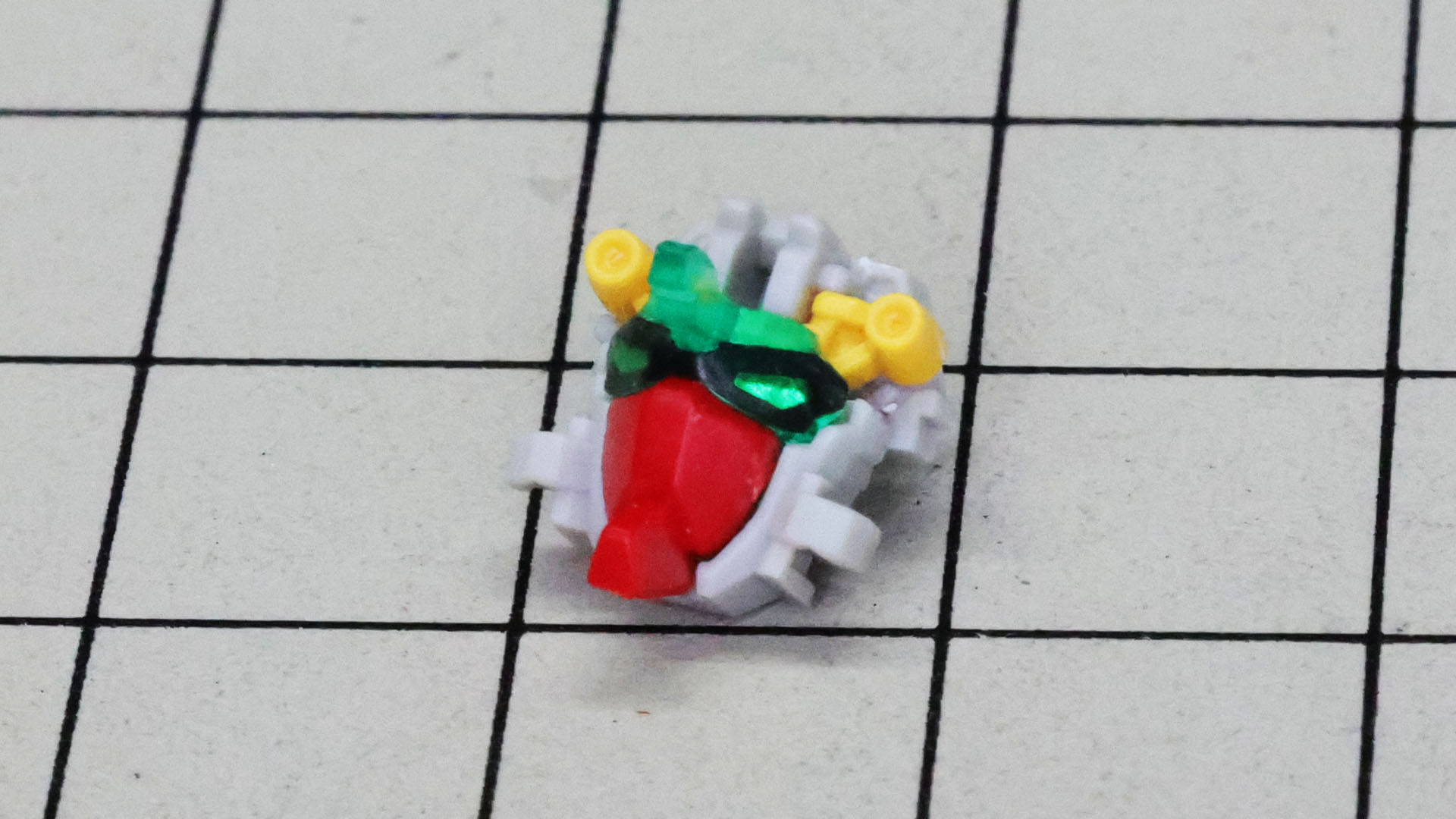 ツインアイはシールで再現します