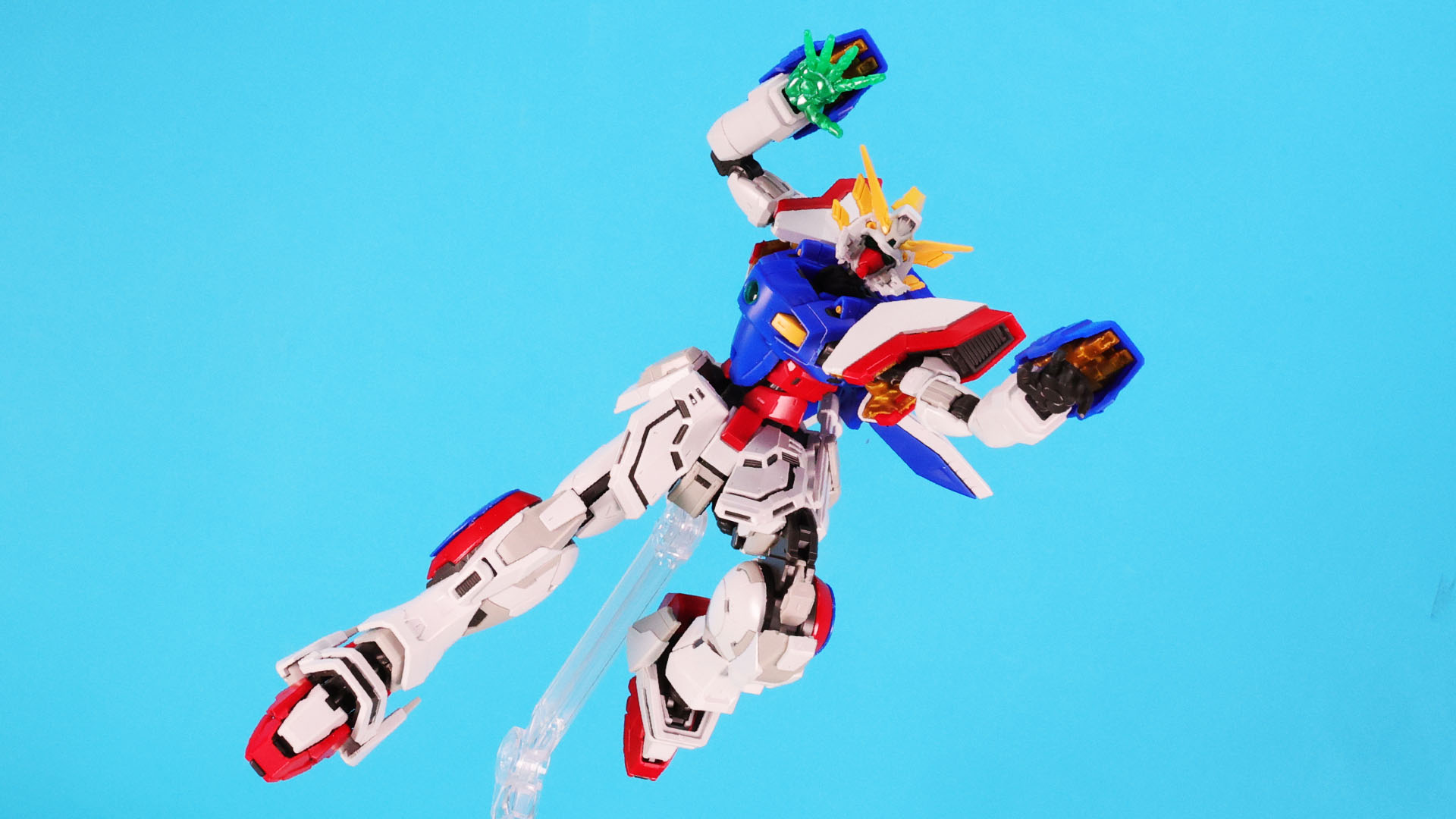 格闘主体のモビルファイターは人間同様の動きができます。キットでも柔軟な可動を実現しています