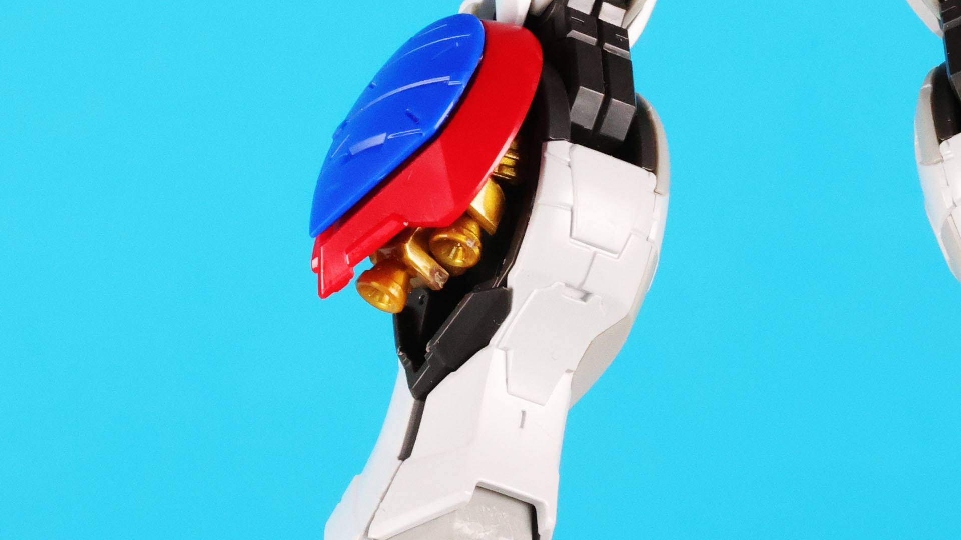 ふくらはぎ外側の推進機が連動展開