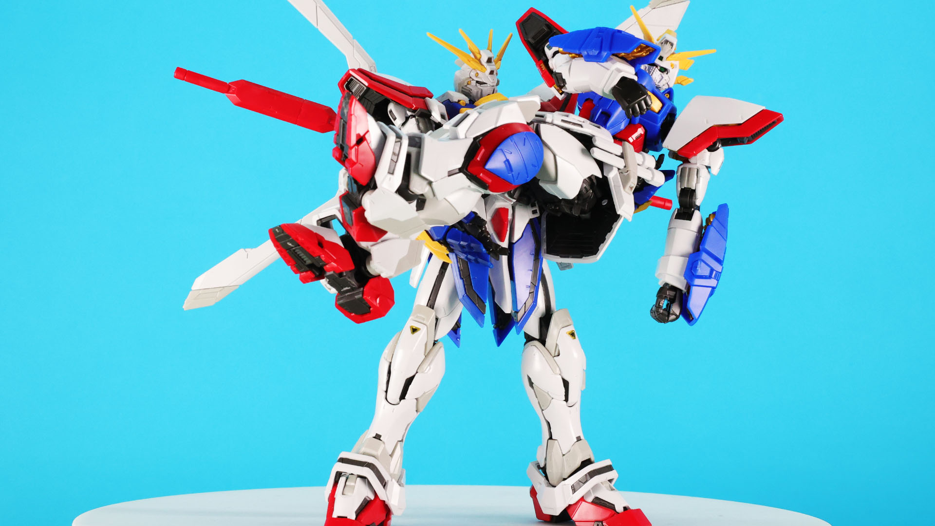 おなじみのシーンを再現！「RG 1/144 ゴッドガンダム」（2022年8月発売）に抱きかかえさせることもできます（コアランダー外しました）