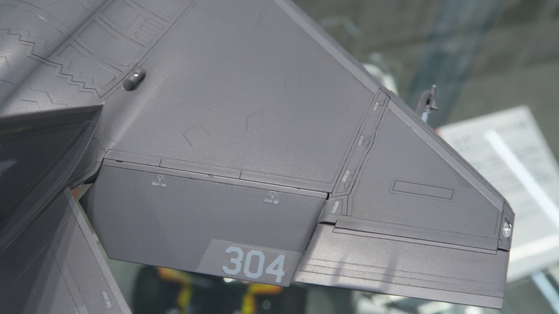 主翼が一体成形されているのでフォルムが崩れない