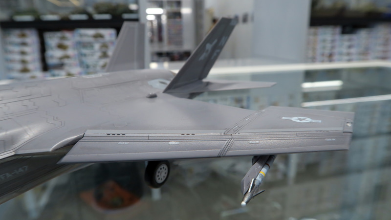 主翼が一体成形されているのでフォルムが崩れない