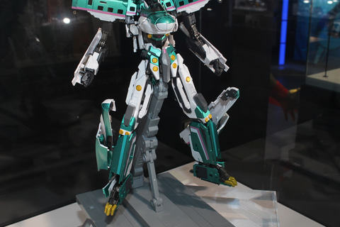 特別企画】シンカリオン10周年を記念する「超合金魂 GX-115 新幹線変形