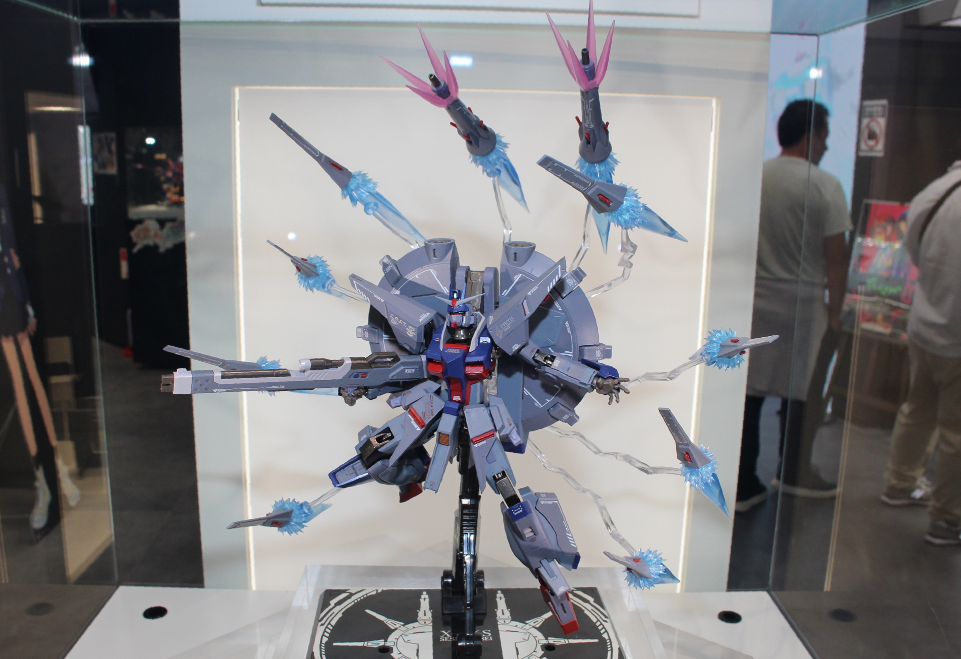 「METAL ROBOT魂 ＜SIDE MS＞ レジェンドガンダム」。11月発送予定。価格は24,200円。プレミアムバンダイ販売商品