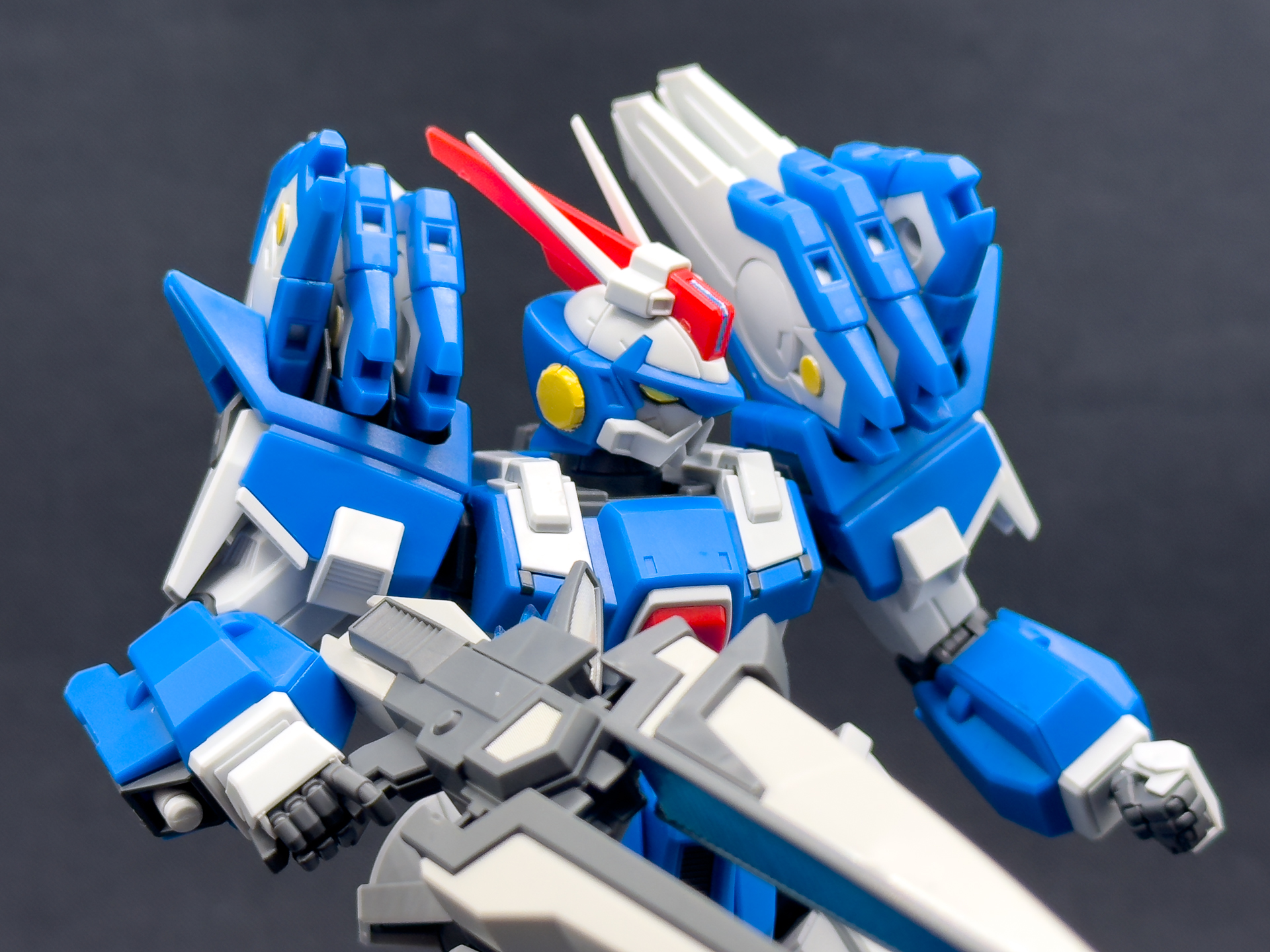 全高155mmの迫力あるサイズ感での立体化です。