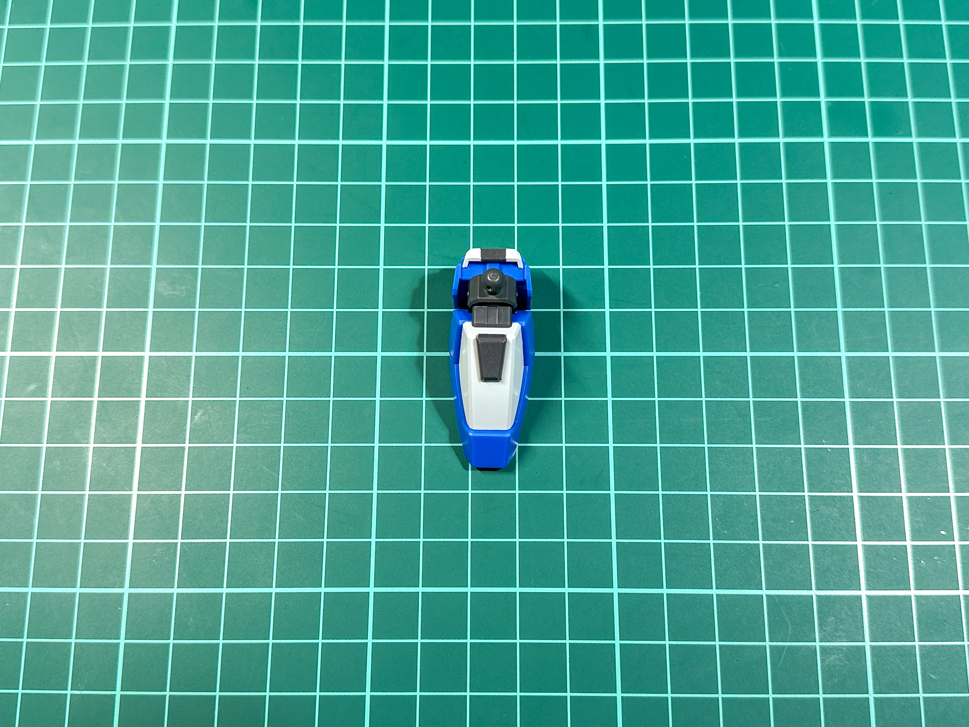 足部甲部分の関節色はシールによる色分けです。