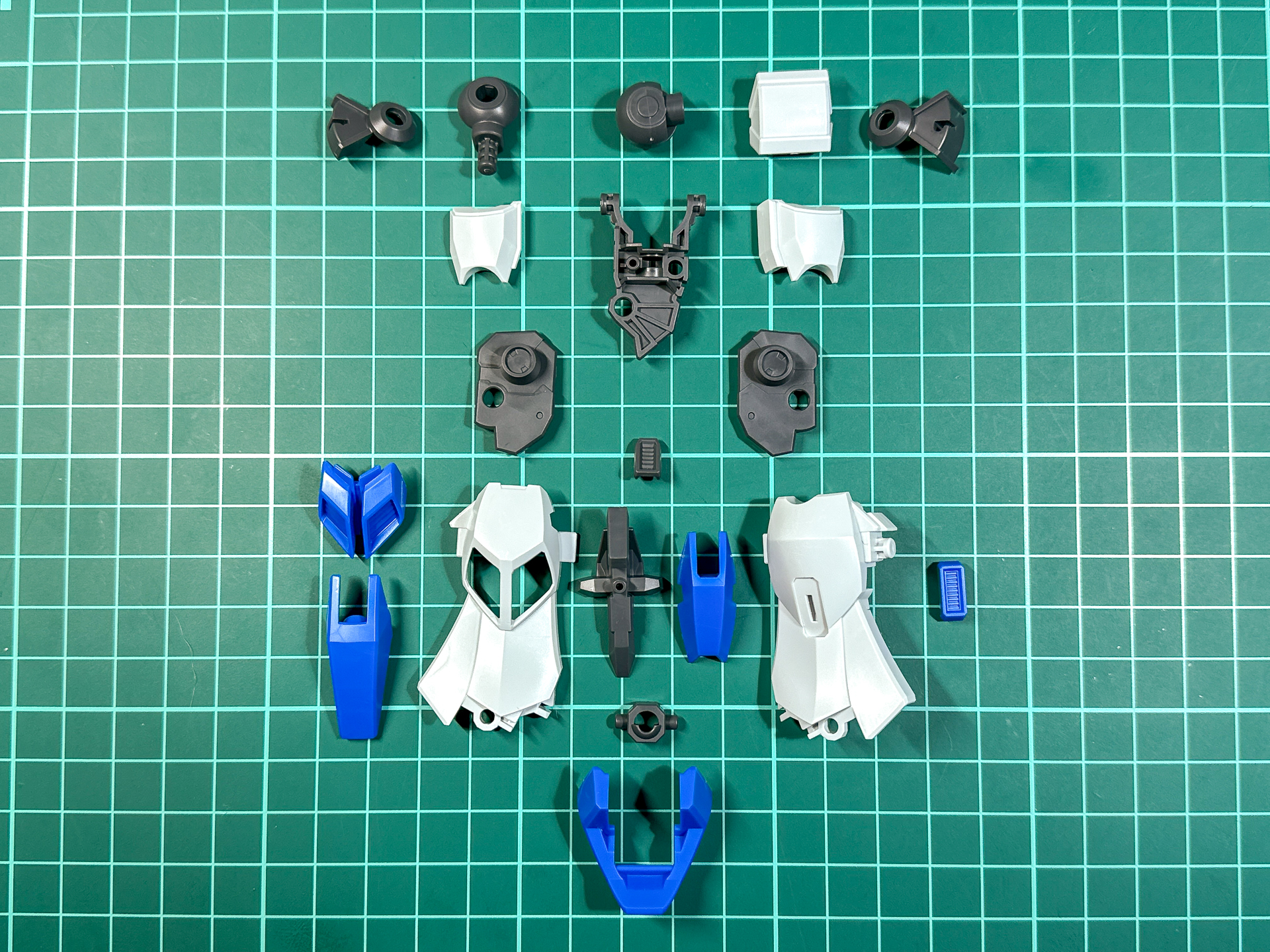 パーツ状態での脚部パーツ。全20パーツで構成されます。