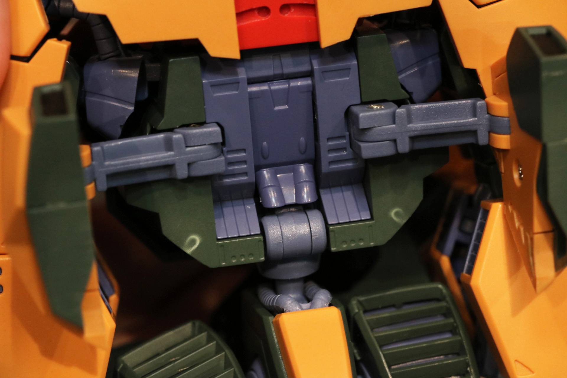 内部のフレームやパイプ造形も作り込まれている