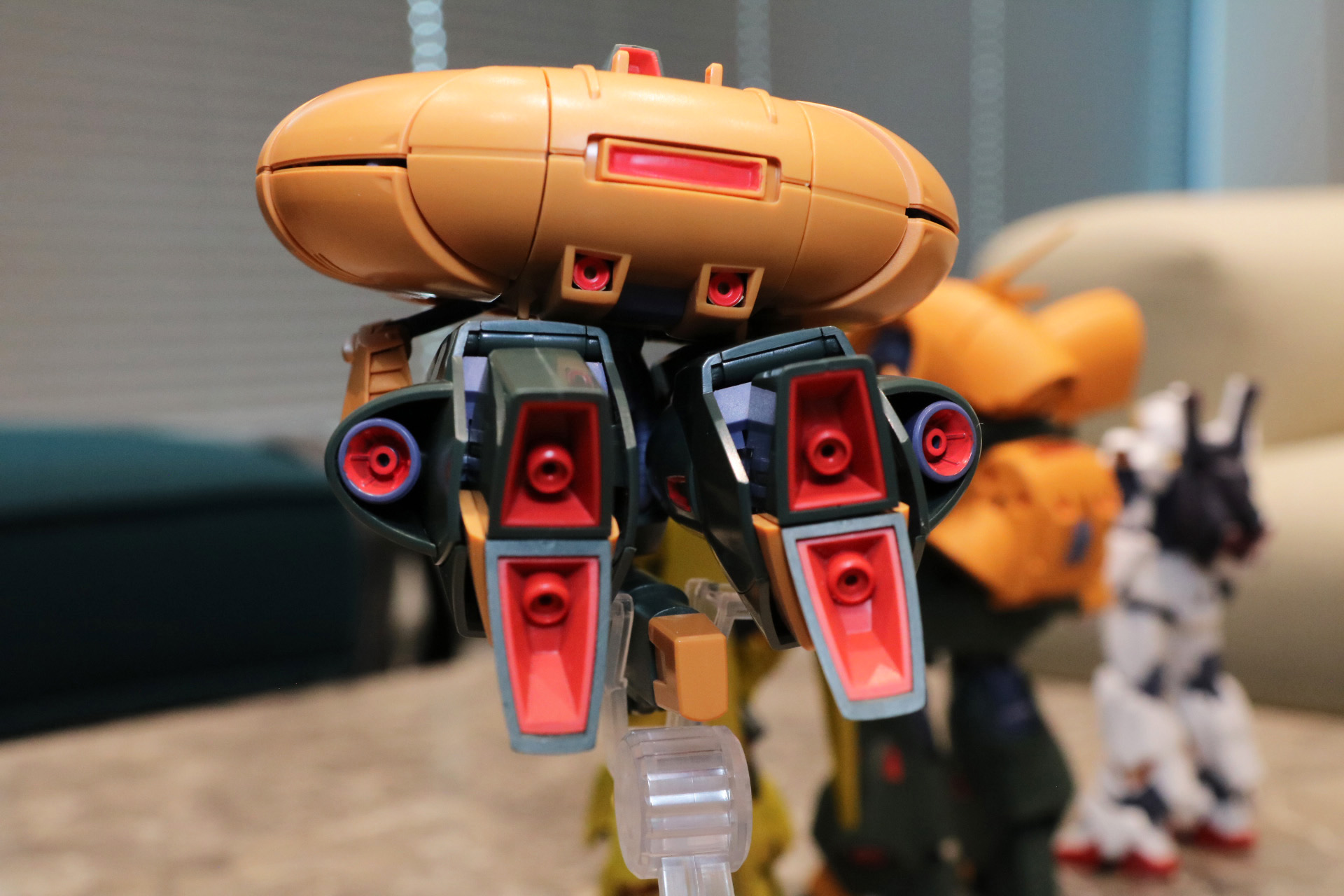 スラスター部分は「ver. A.N.I.M.E.」シリーズのエフェクトパーツを取り付けることが可能