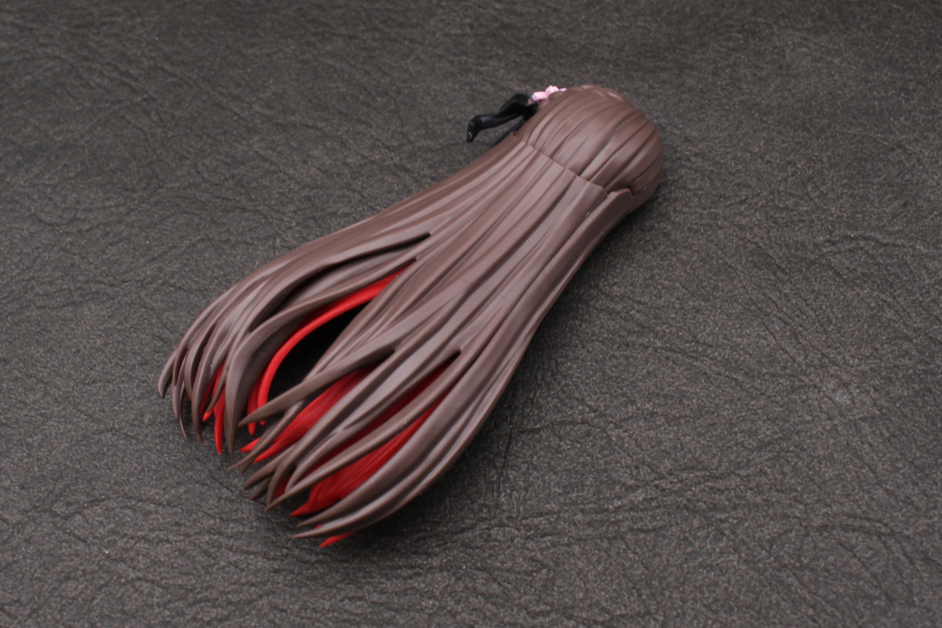 後ろ髪のパーツをもう一つ取り付ける