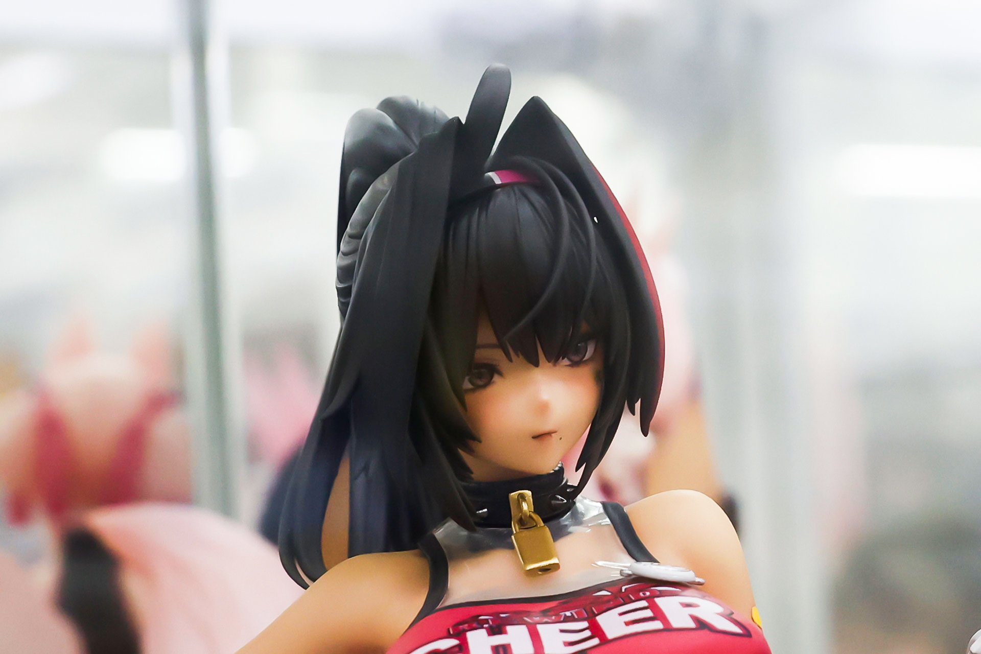 髪型もボリューミーだ