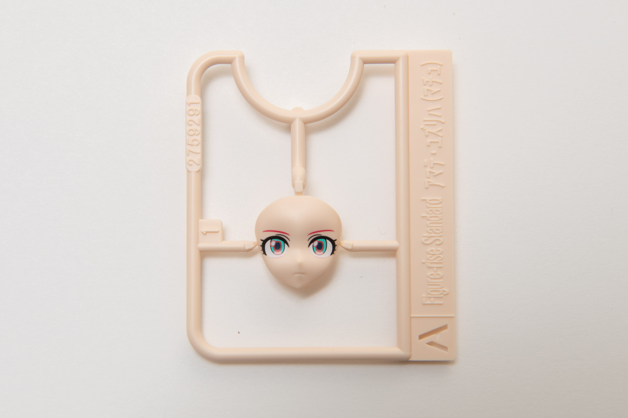 A:ノーマルなキリッとした顔のみ。目の印刷が非常に綺麗だ。