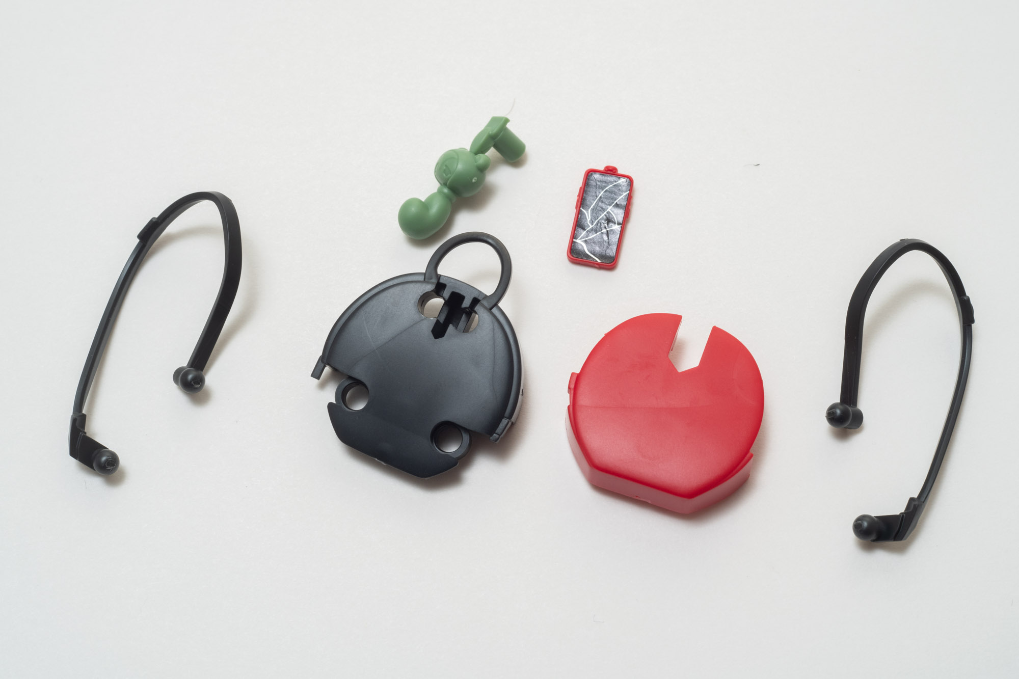 小物全景。リュックのディテールもよくできている。