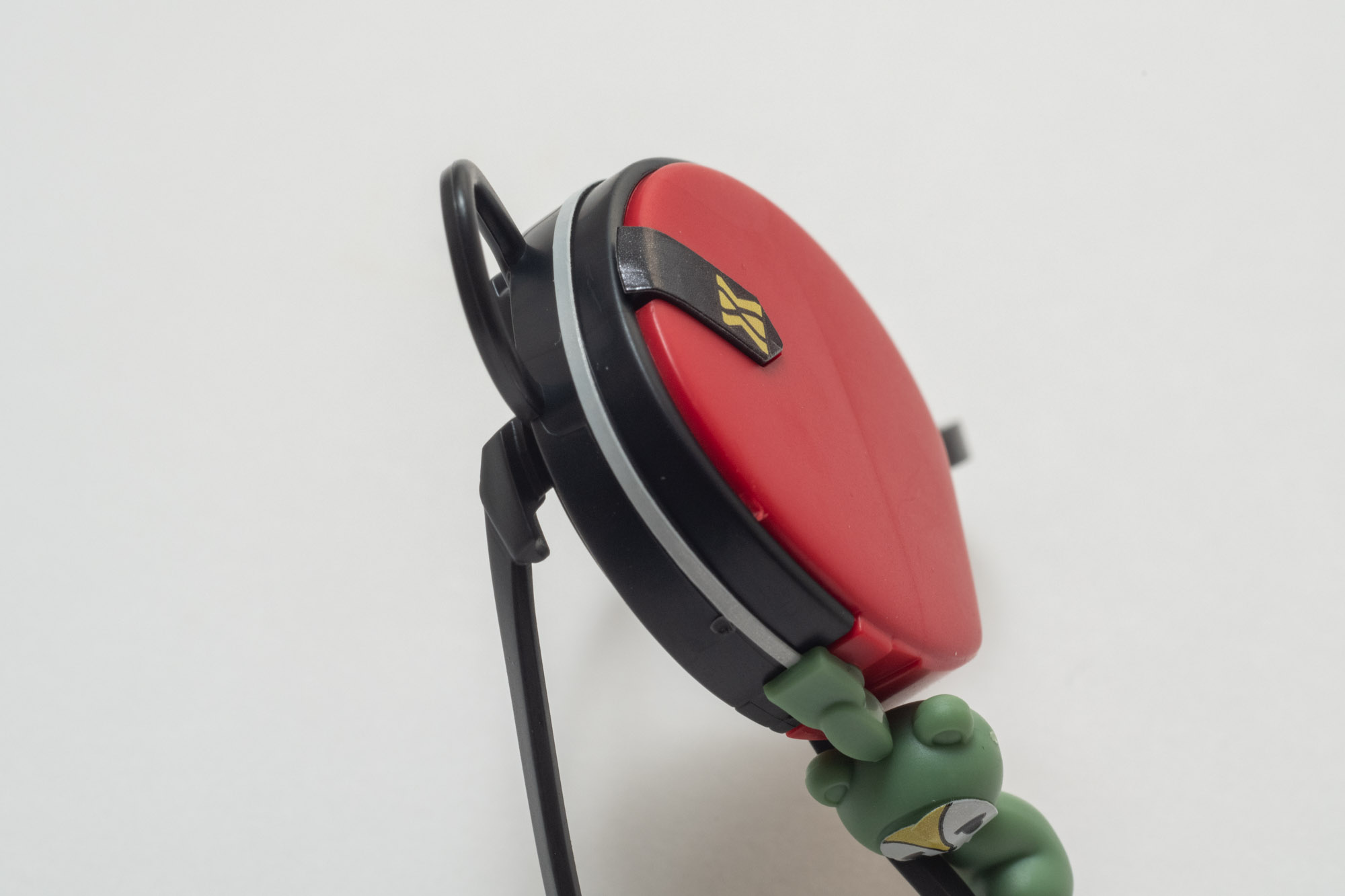 チャックや校章などの細かいところまで気が配られている。