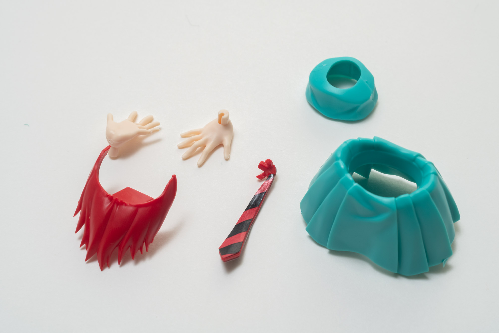 最後に逆立ち状態のパーツを組み上げれば完成だ。