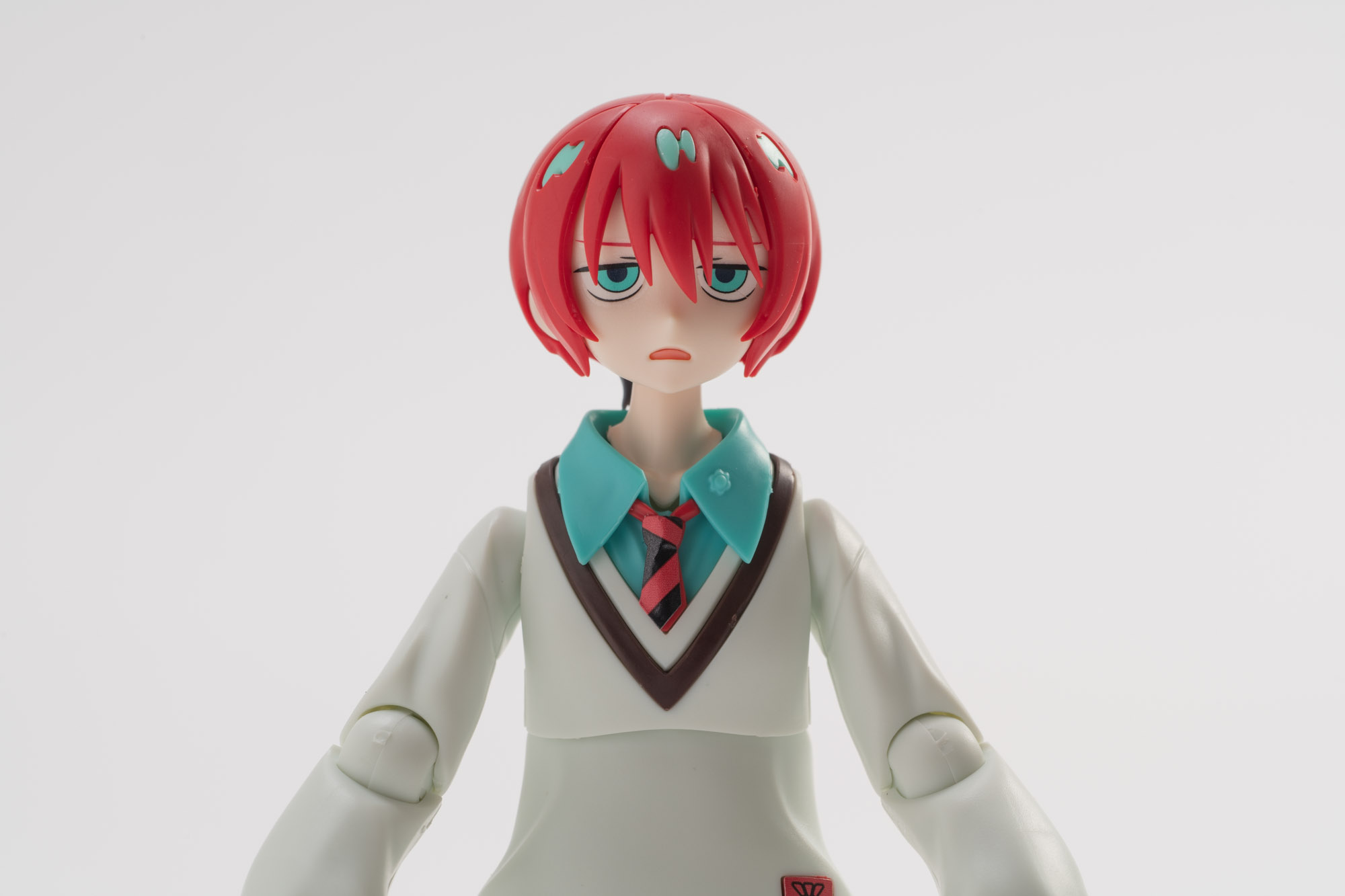 シールパターンの顔に変えてみても、シールの縁なども目立たずに自然な表情でポージングができる。爽やかすぎる笑顔に癒されるのもいいし、ジト目のマチュに呆れられてみるのもいいだろう。