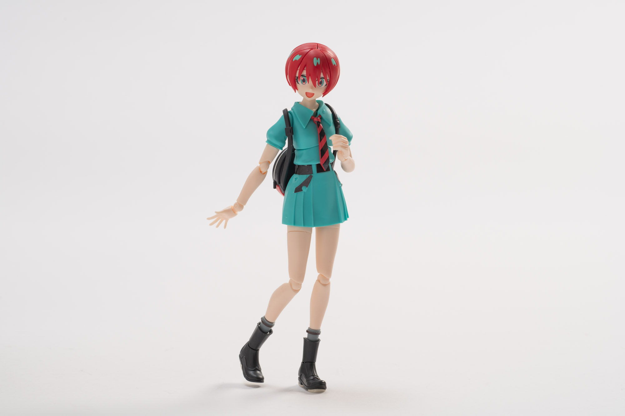 半袖制服パターンも見てみよう。髪色と相まって非常に爽やかな印象になる。