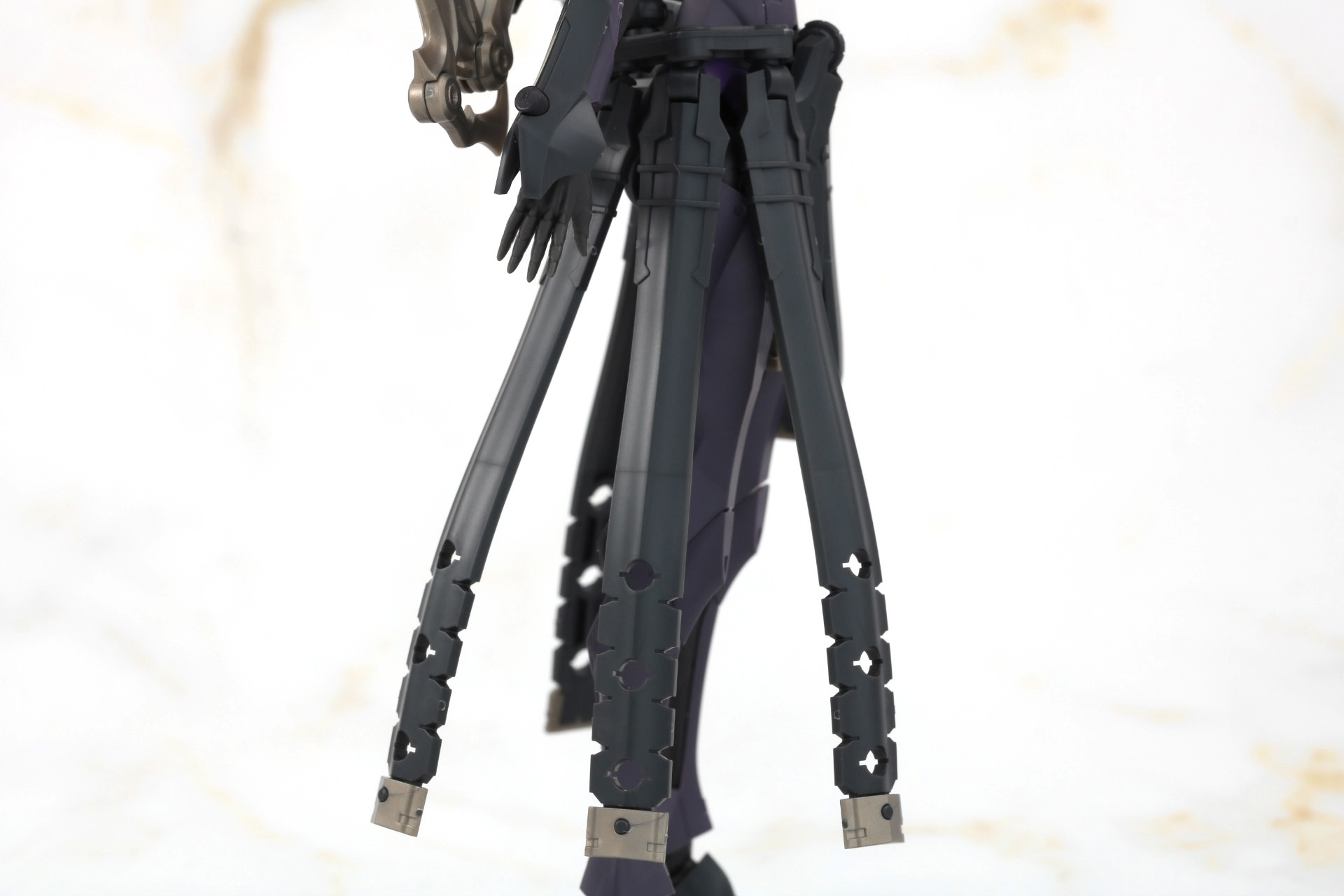 右サイドアーマーはすべて長いアーマーとなっている